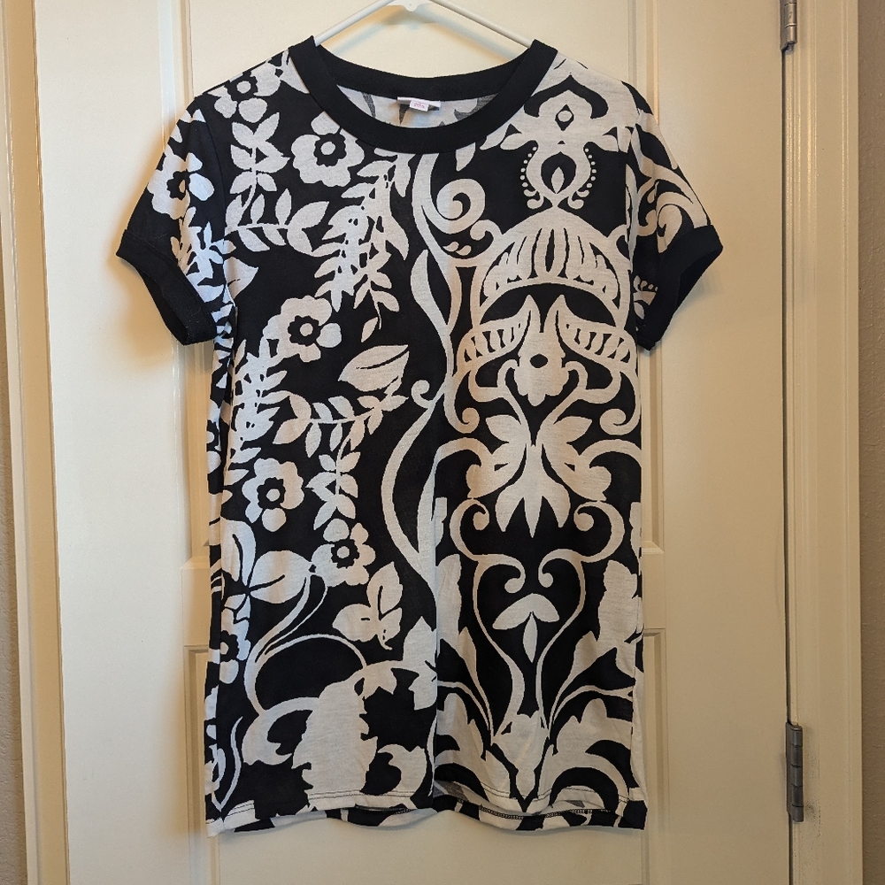 Lularoe tee